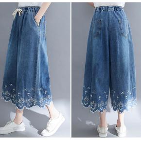 New Arrival Women Soft Embroidered Jeans Wide Leg Cropped Pants